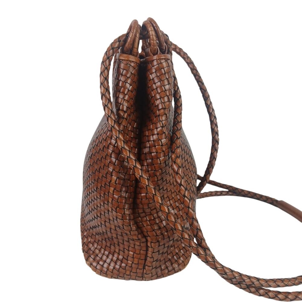 Laura Ashley VTG Woven Leather Crossbody/Backpack Purse Inner Pocket Mirror - Picture 4 of 8